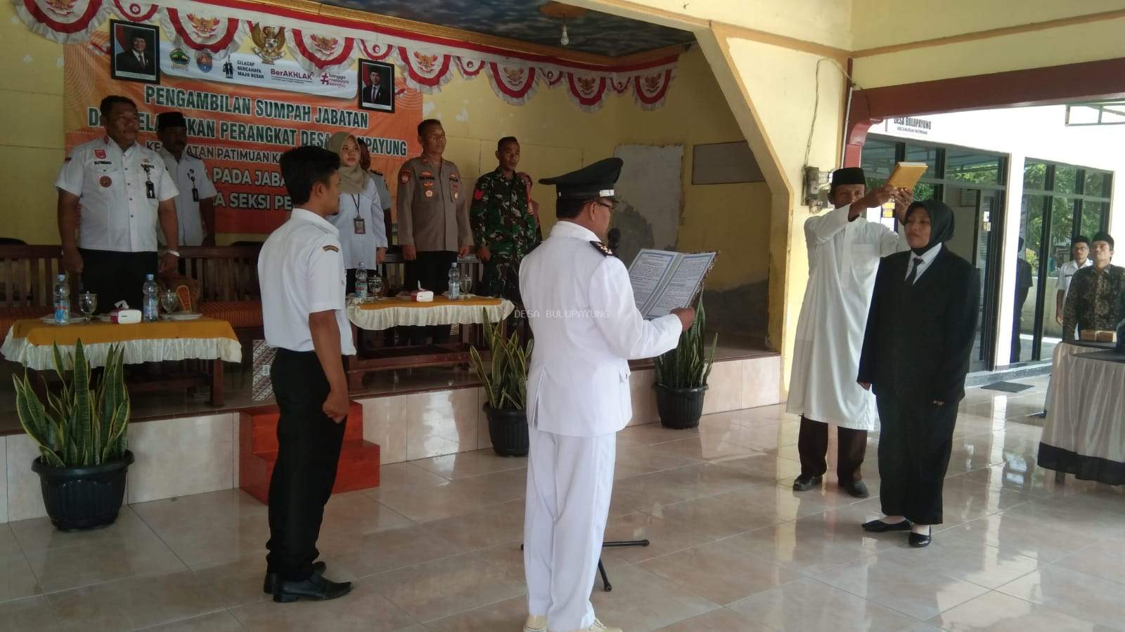 Pengambilan Sumpah dan Pelantikan Saudari Tri Umi Maharani sebagai Perangkat Desa Bulupayung Jabatan Kepala Seksi Pelayanan